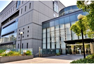 大阪市立図書館 700m