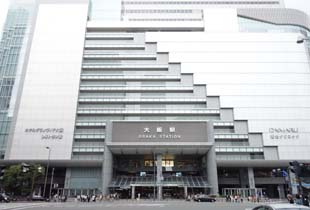 大阪駅 800m