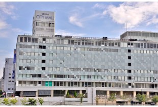 京阪シティモール 900m