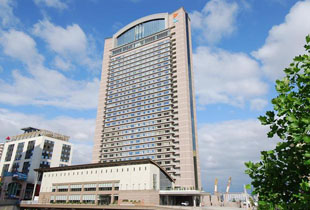 ホテル京阪ユニバーサル・タワー 80m
