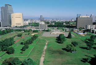 難波宮跡公園 800m